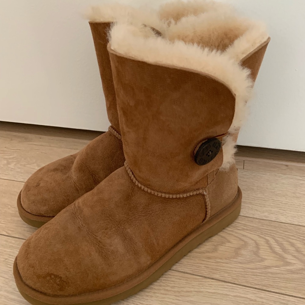 UGG Bailey Button Boot - Picture 2 of 4